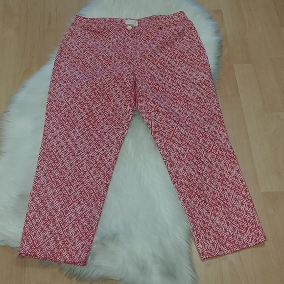 Chico's Serene Stretch Crop Capri Pant - Picture 4 of 9